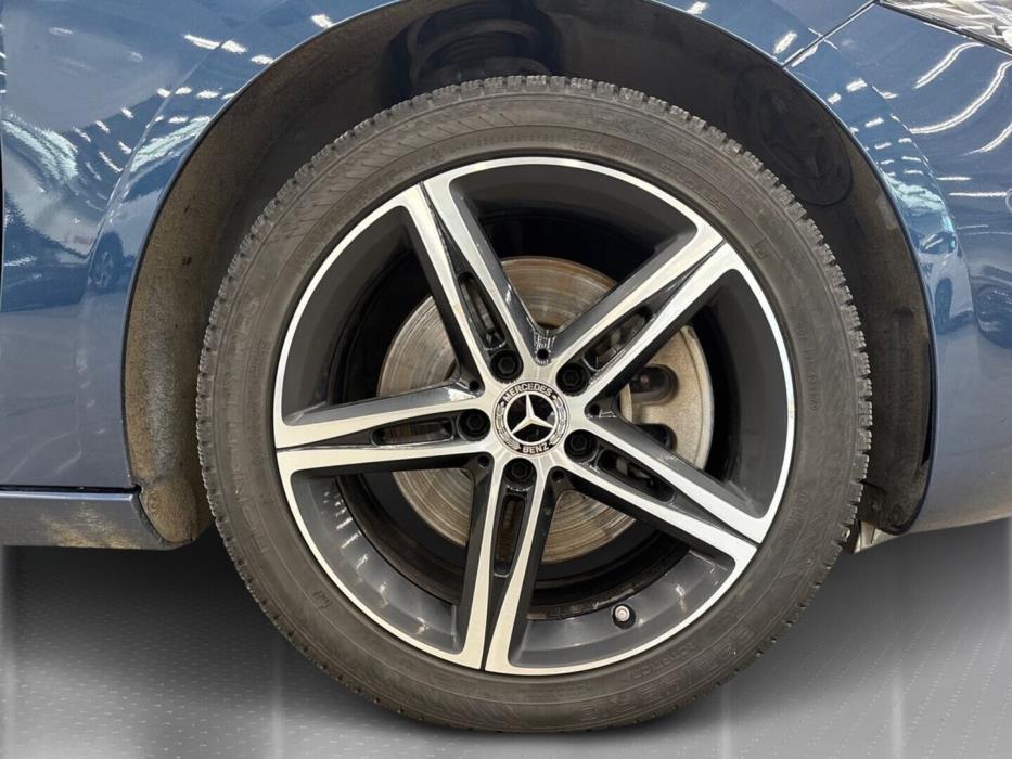 MERCEDES-BENZ A 2021