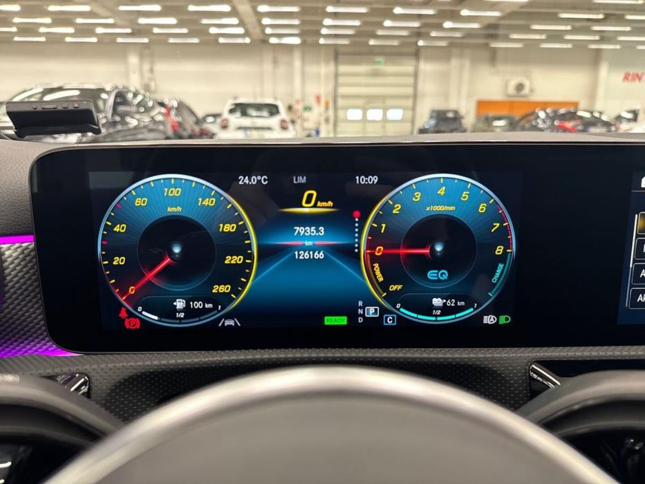 MERCEDES-BENZ A 2021