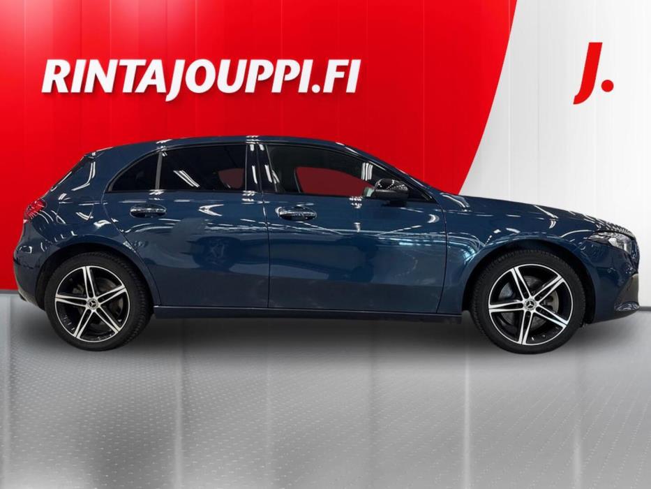 MERCEDES-BENZ A 2021