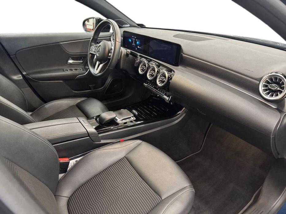 MERCEDES-BENZ A 2021