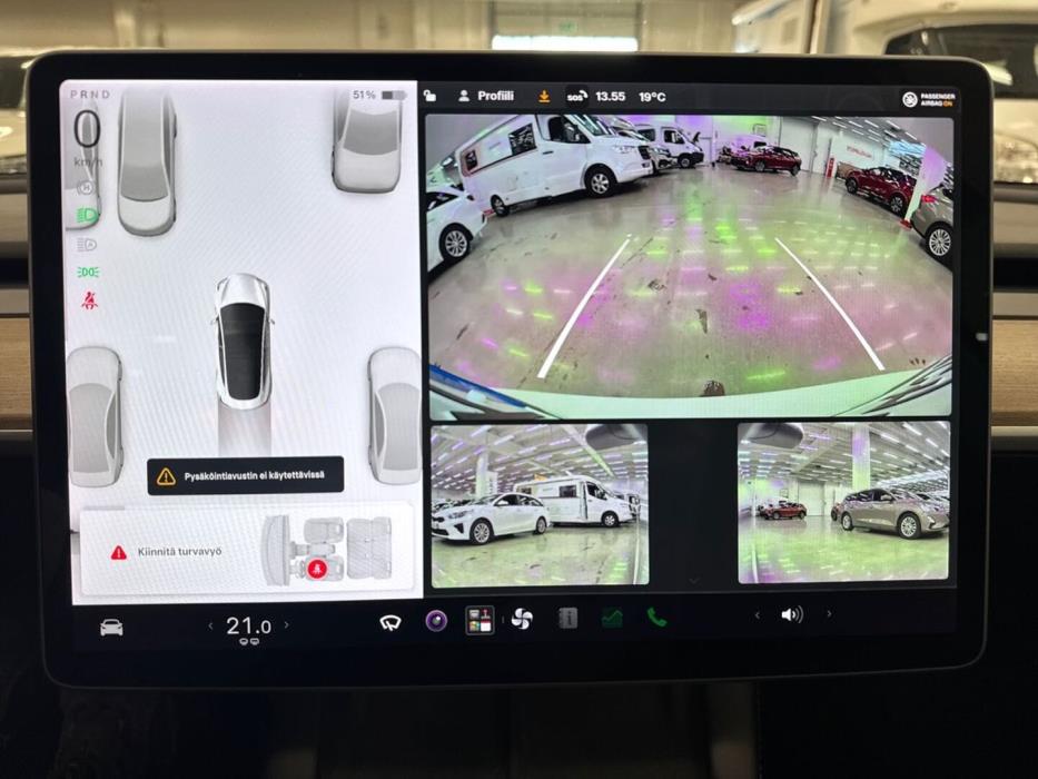 TESLA Model 3 2021