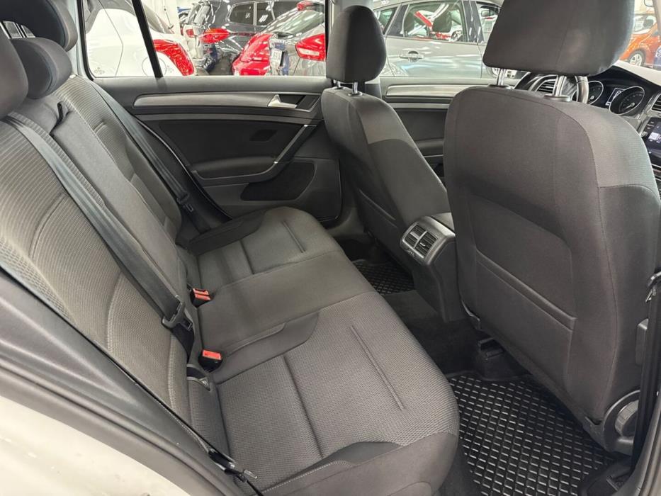 VOLKSWAGEN Golf 2020