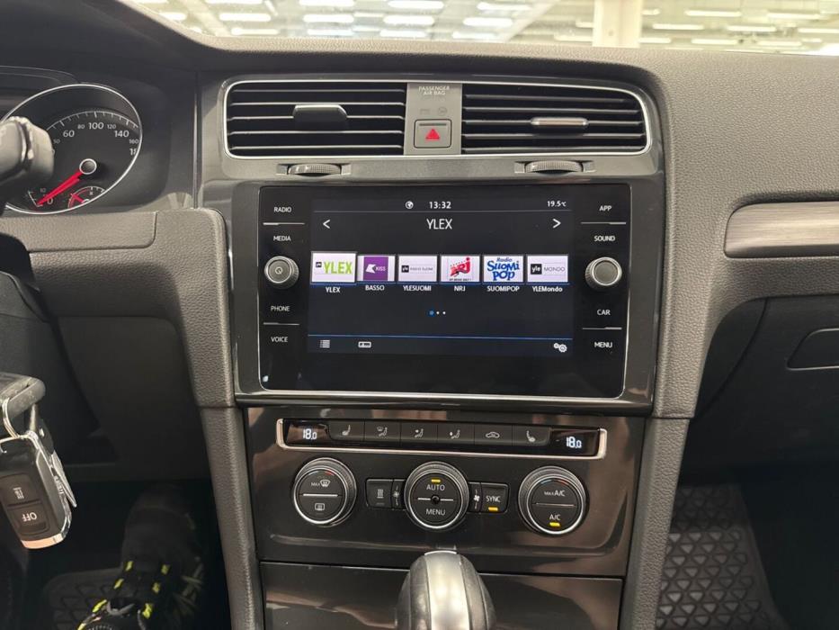 VOLKSWAGEN Golf 2020