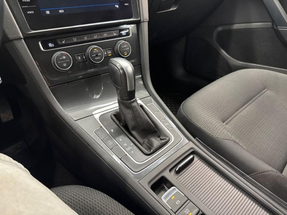 VOLKSWAGEN Golf 2020