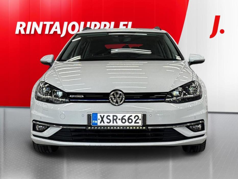 VOLKSWAGEN Golf 2020
