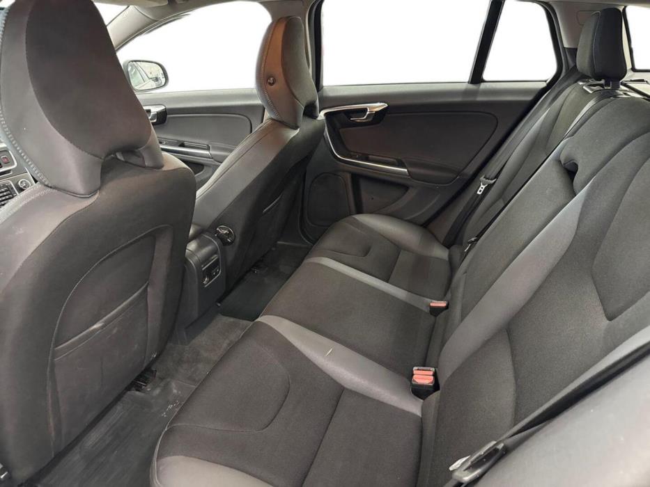 VOLVO V60 2011