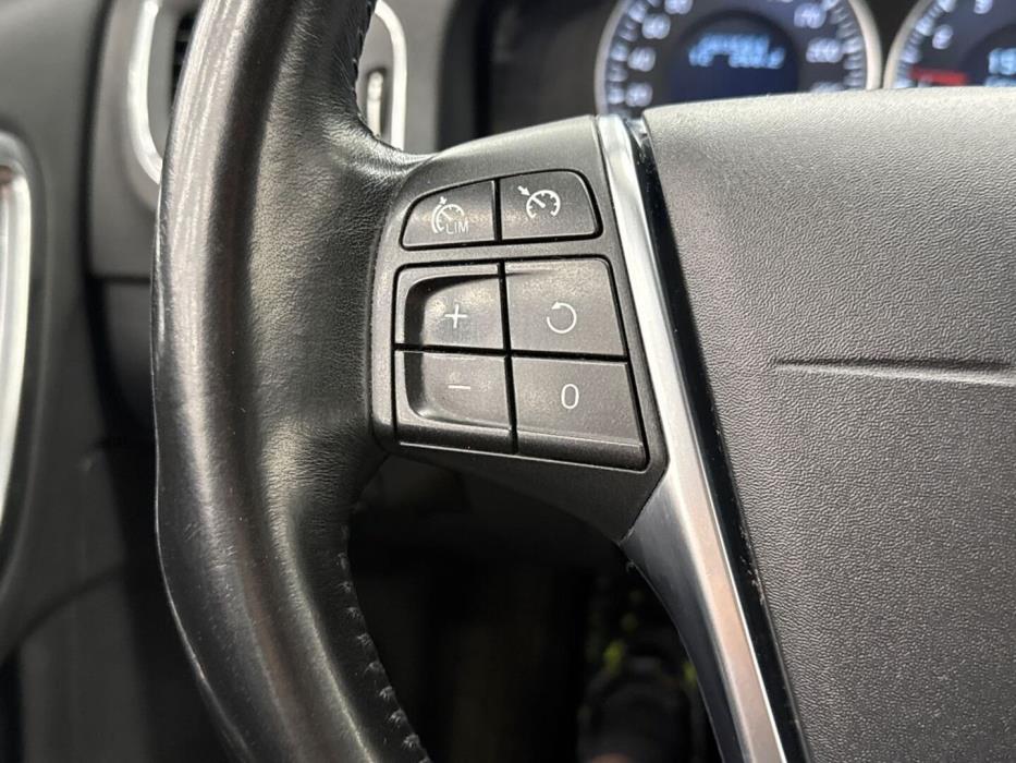 VOLVO V60 2011