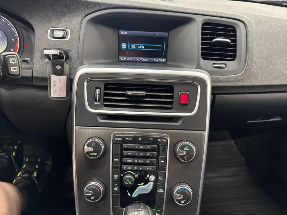 VOLVO V60 2011