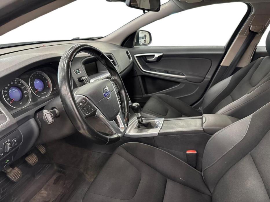 VOLVO V60 2011