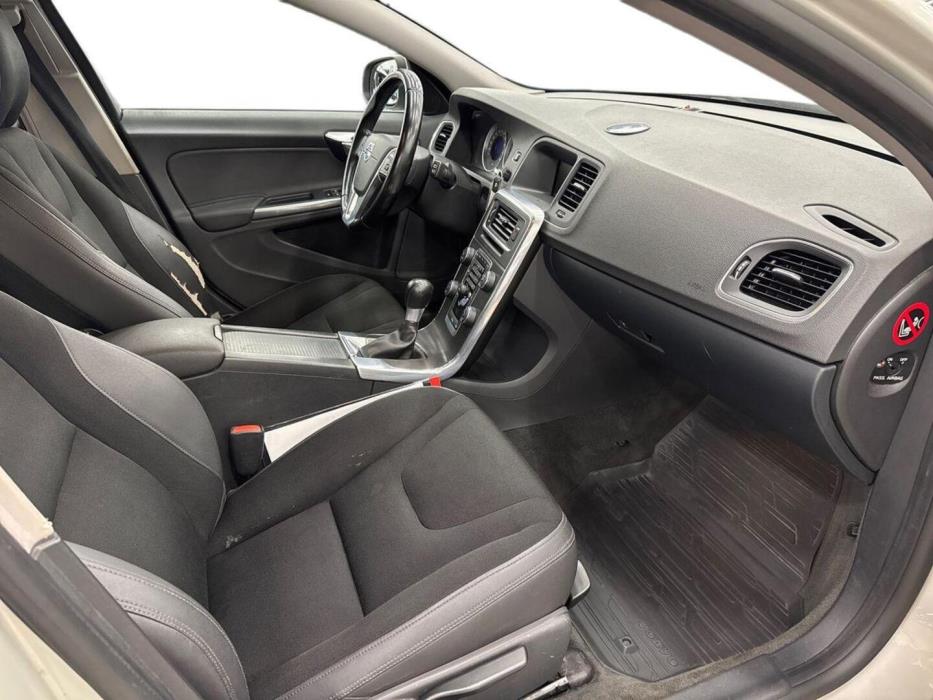 VOLVO V60 2011