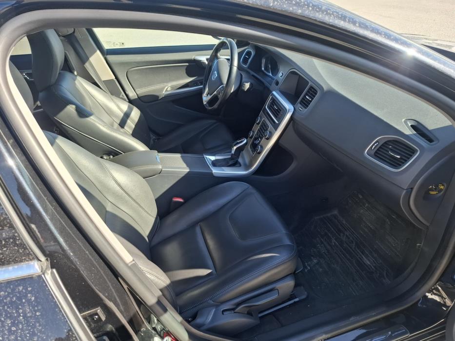 VOLVO V60 2014