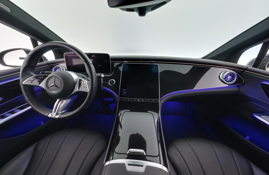 MERCEDES-BENZ EQE 2023
