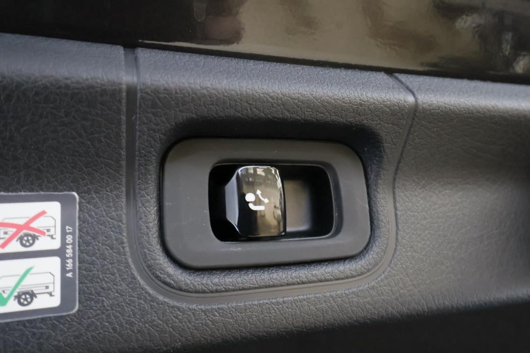 MERCEDES-BENZ EQE 2023