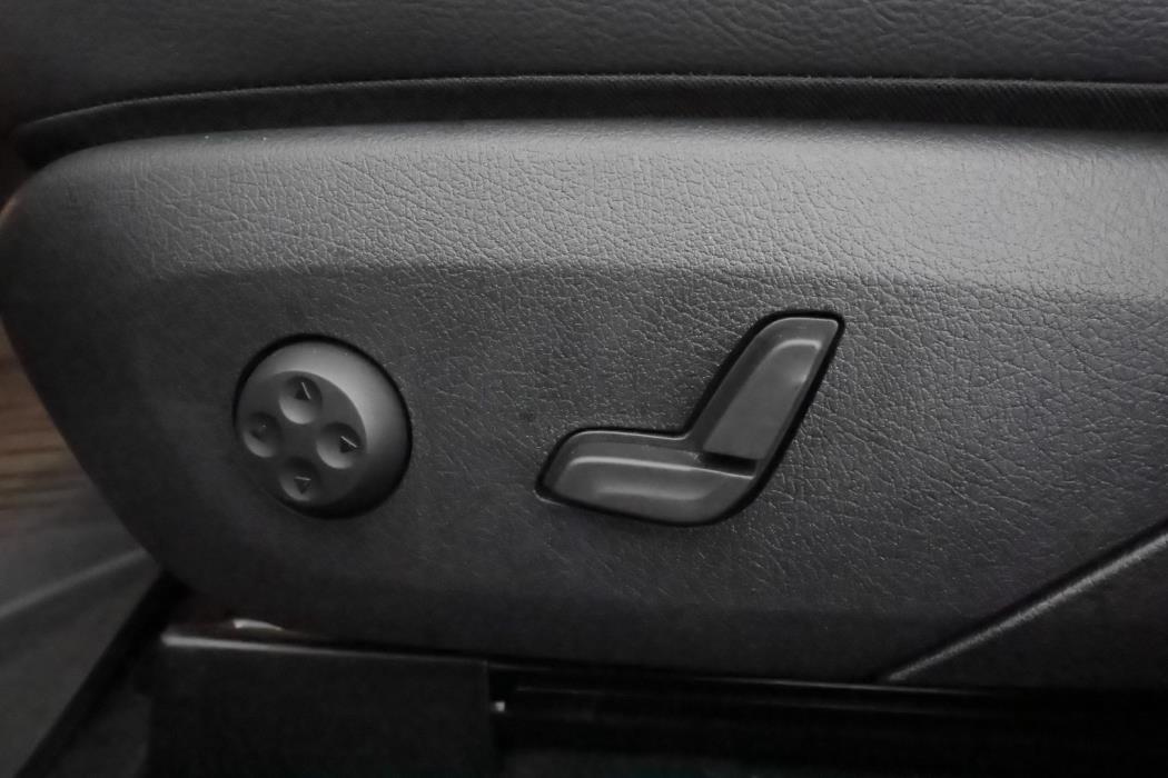 MERCEDES-BENZ EQE 2023