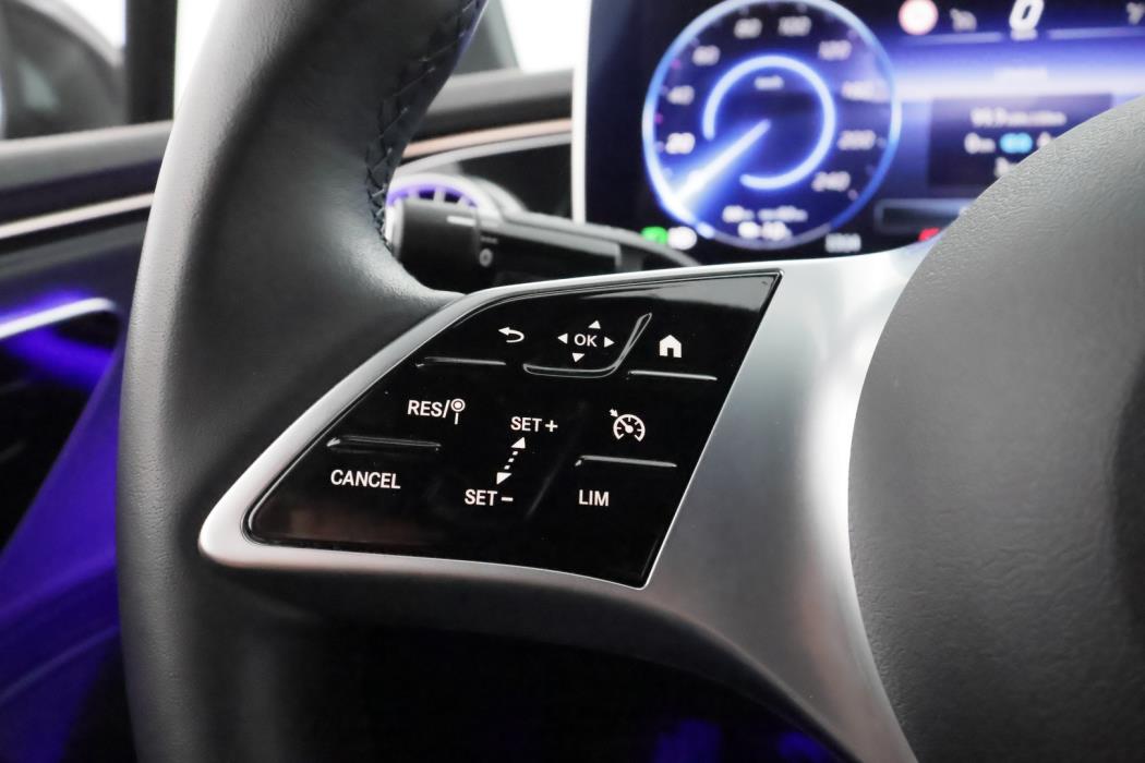 MERCEDES-BENZ EQE 2023