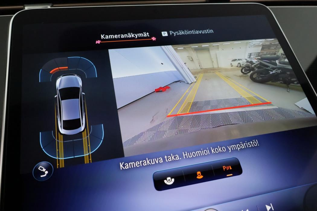 MERCEDES-BENZ EQE 2023