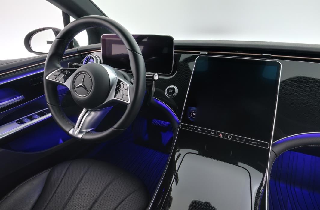 MERCEDES-BENZ EQE 2023