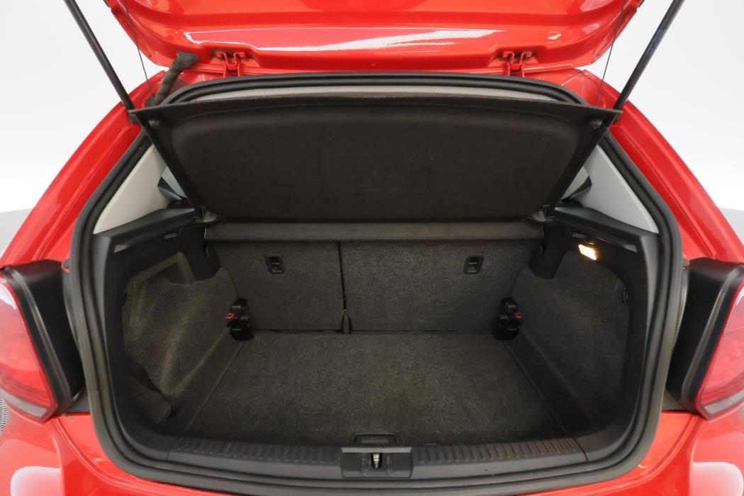 VOLKSWAGEN Polo 2011