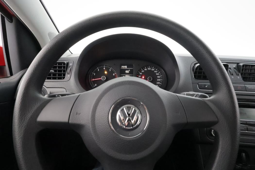 VOLKSWAGEN Polo 2011