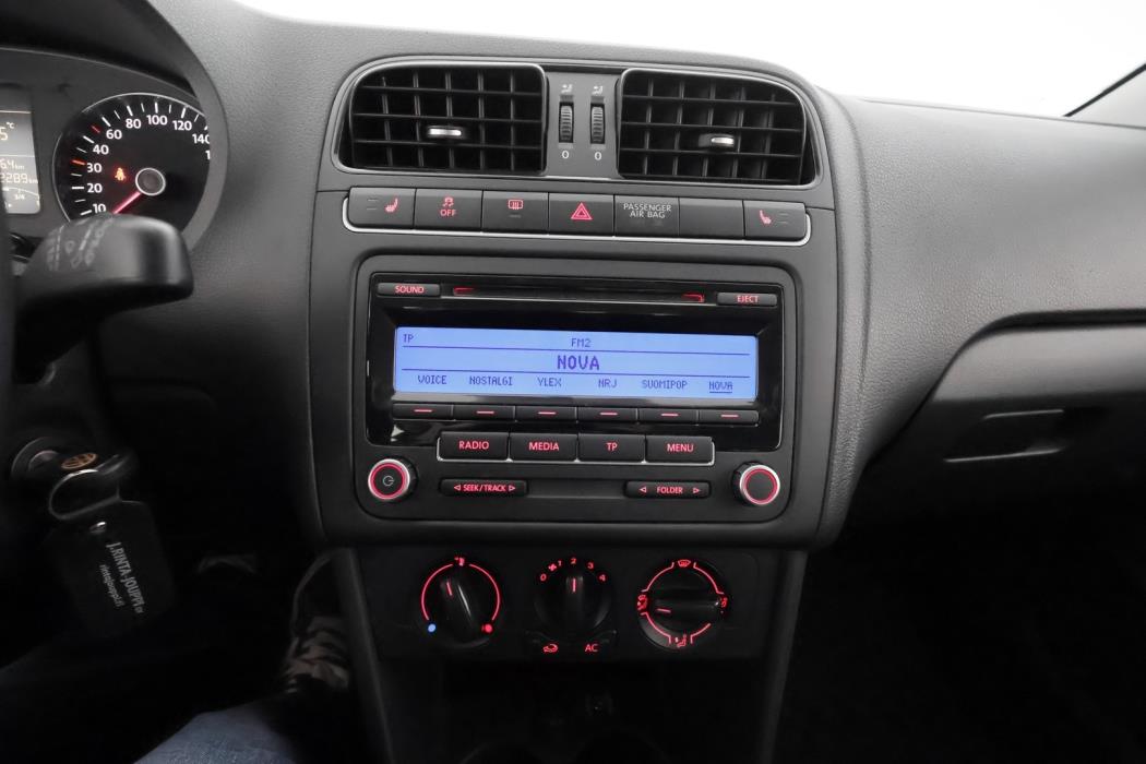 VOLKSWAGEN Polo 2011