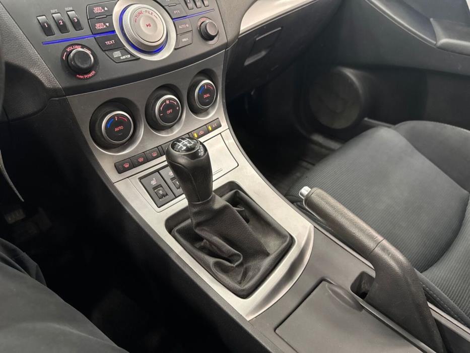 MAZDA Mazda3 2011