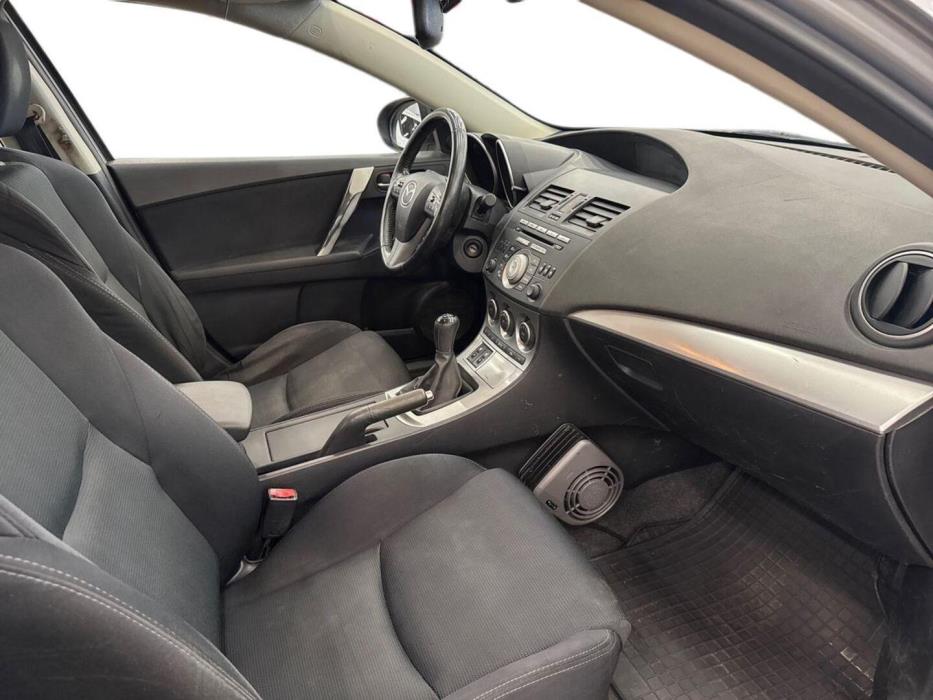 MAZDA Mazda3 2011