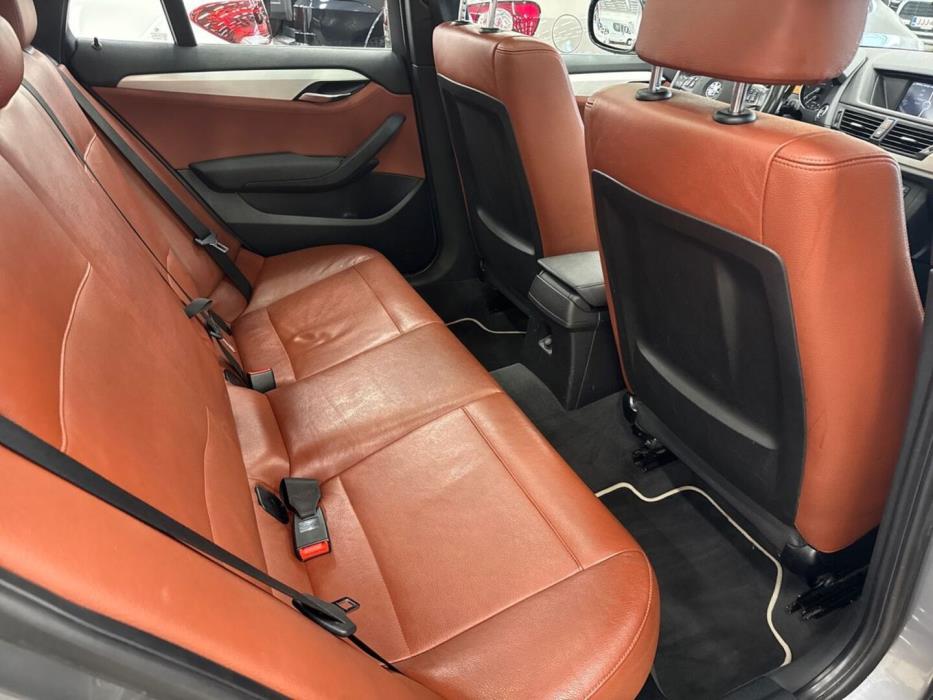 BMW X1 2011