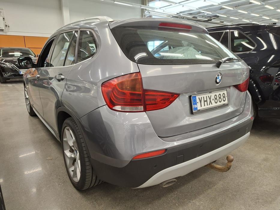 BMW X1 2011