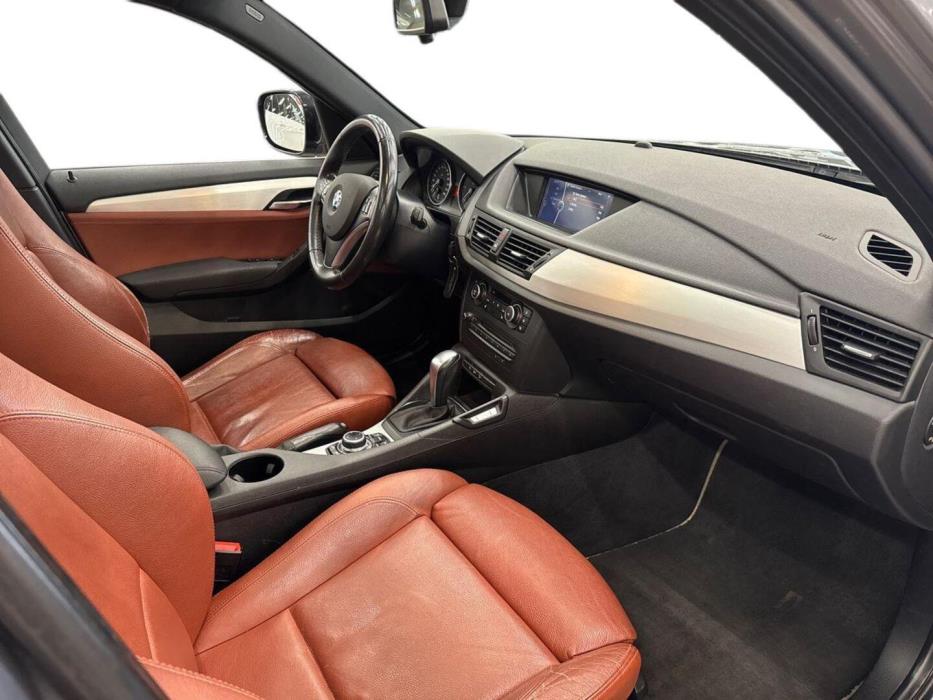 BMW X1 2011