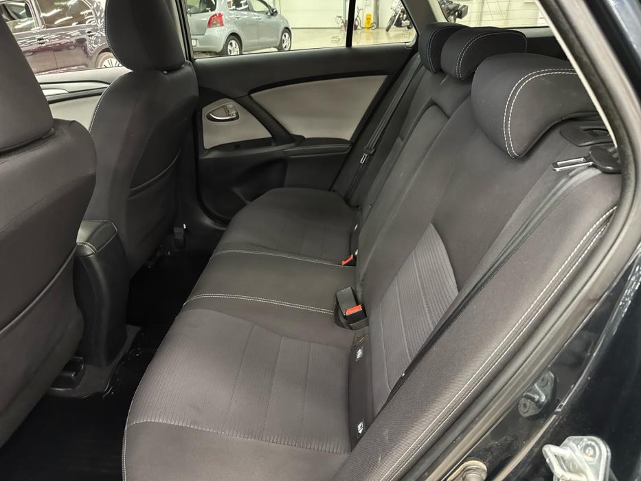 TOYOTA Avensis 2015