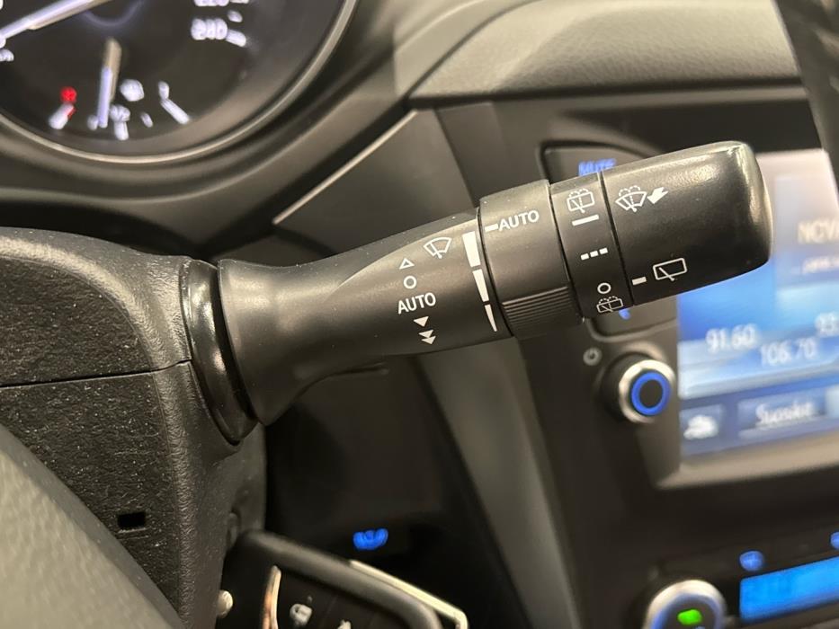 TOYOTA Avensis 2015