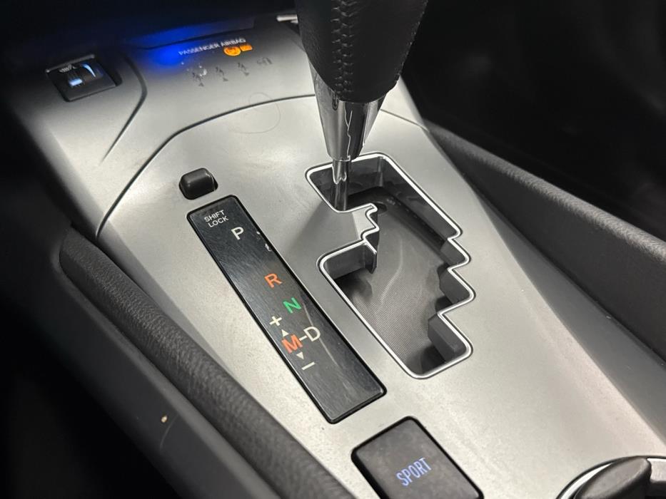 TOYOTA Avensis 2015