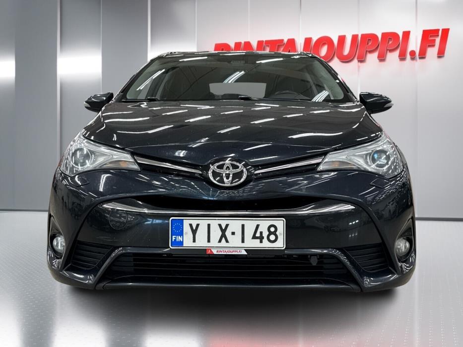 TOYOTA Avensis 2015