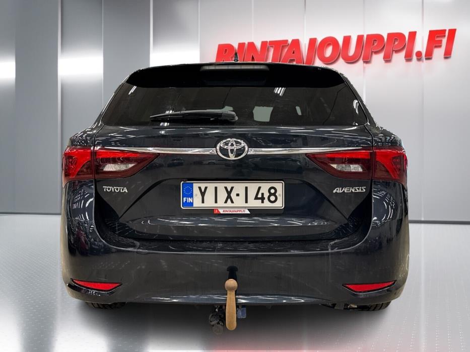TOYOTA Avensis 2015