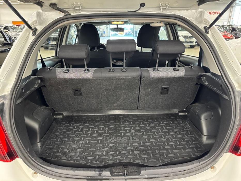 TOYOTA Yaris 2015
