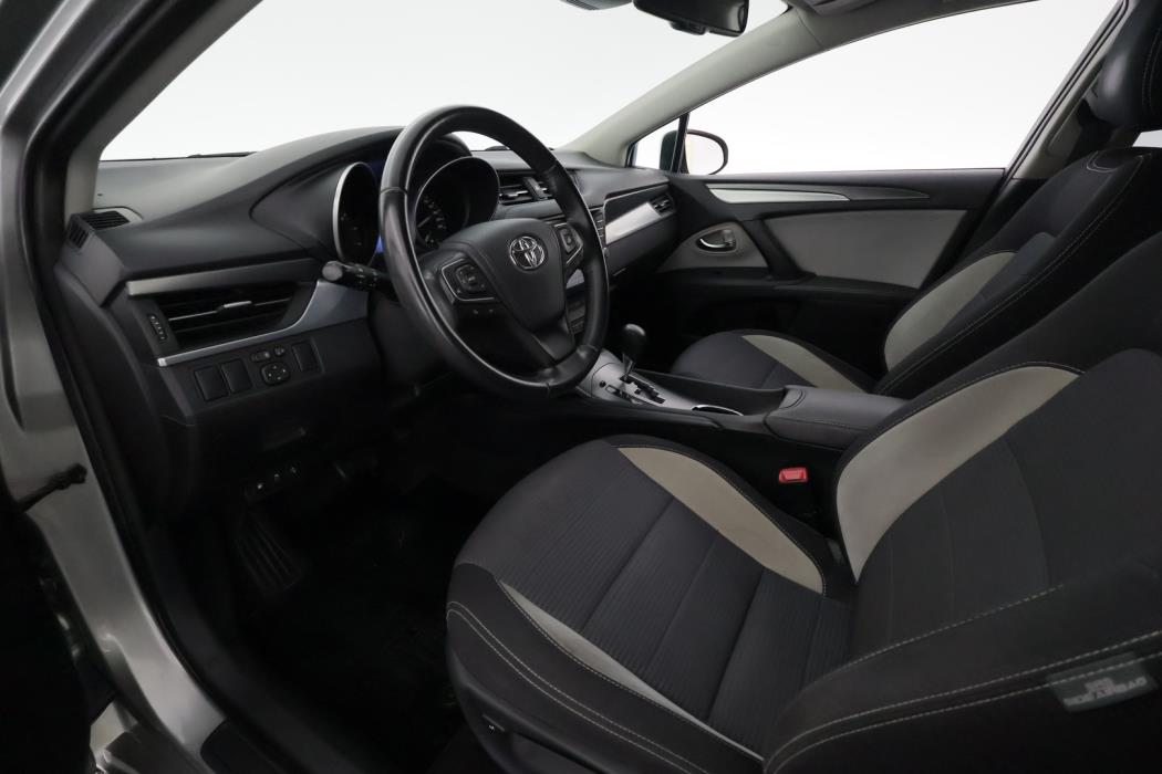 TOYOTA Avensis 2016