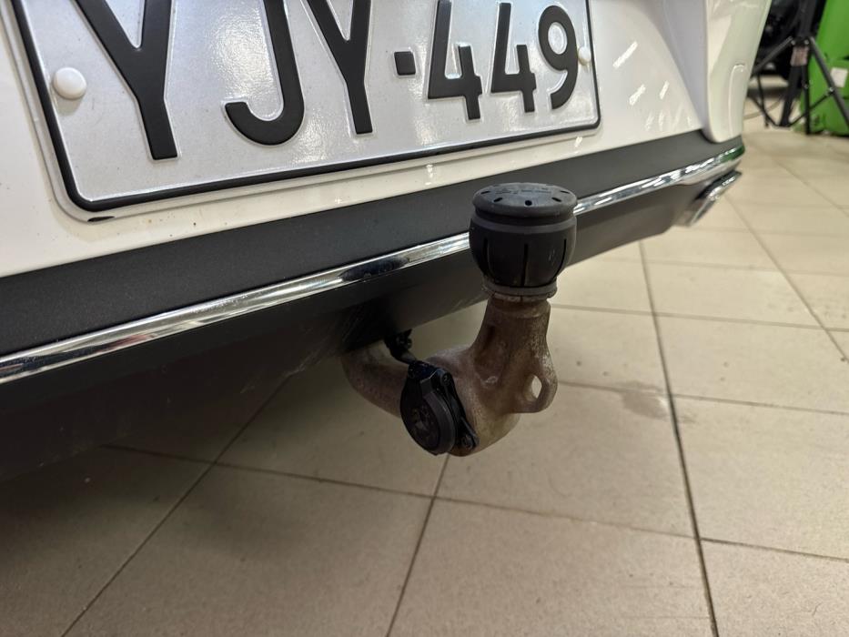 MERCEDES-BENZ E 2018