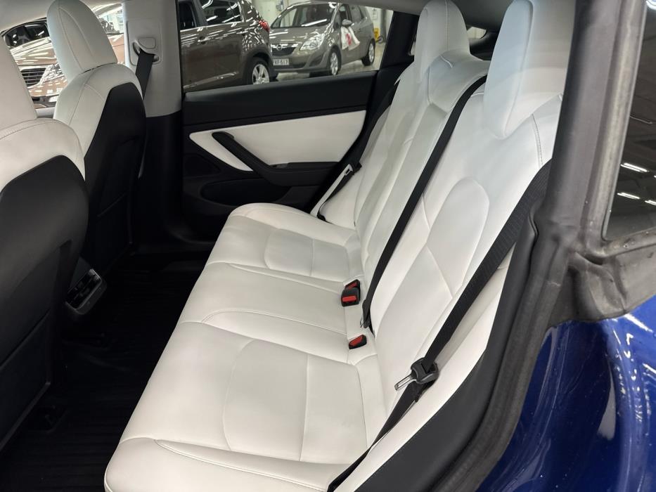 TESLA Model 3 2020