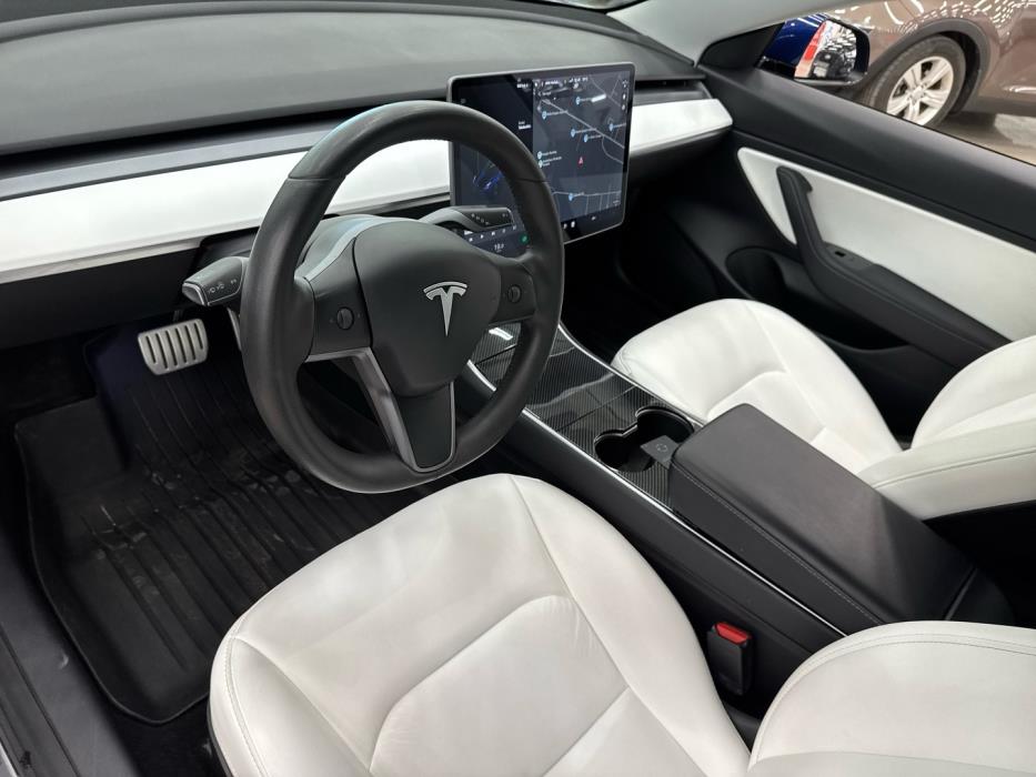 TESLA Model 3 2020