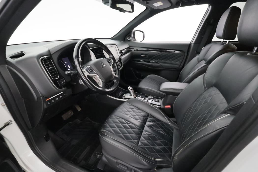 MITSUBISHI Outlander PHEV 2019