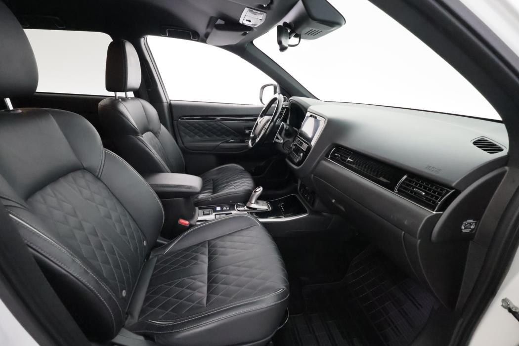 MITSUBISHI Outlander PHEV 2019