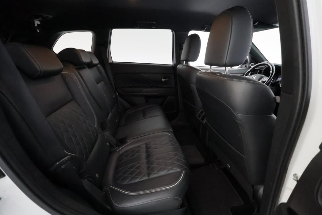 MITSUBISHI Outlander PHEV 2019