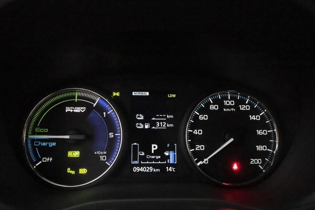 MITSUBISHI Outlander PHEV 2019