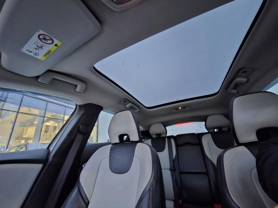 VOLVO V40 Cross Country 2017