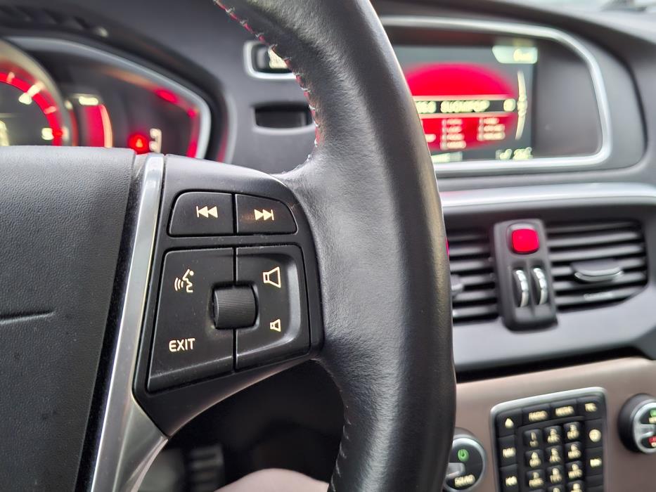 VOLVO V40 Cross Country 2017