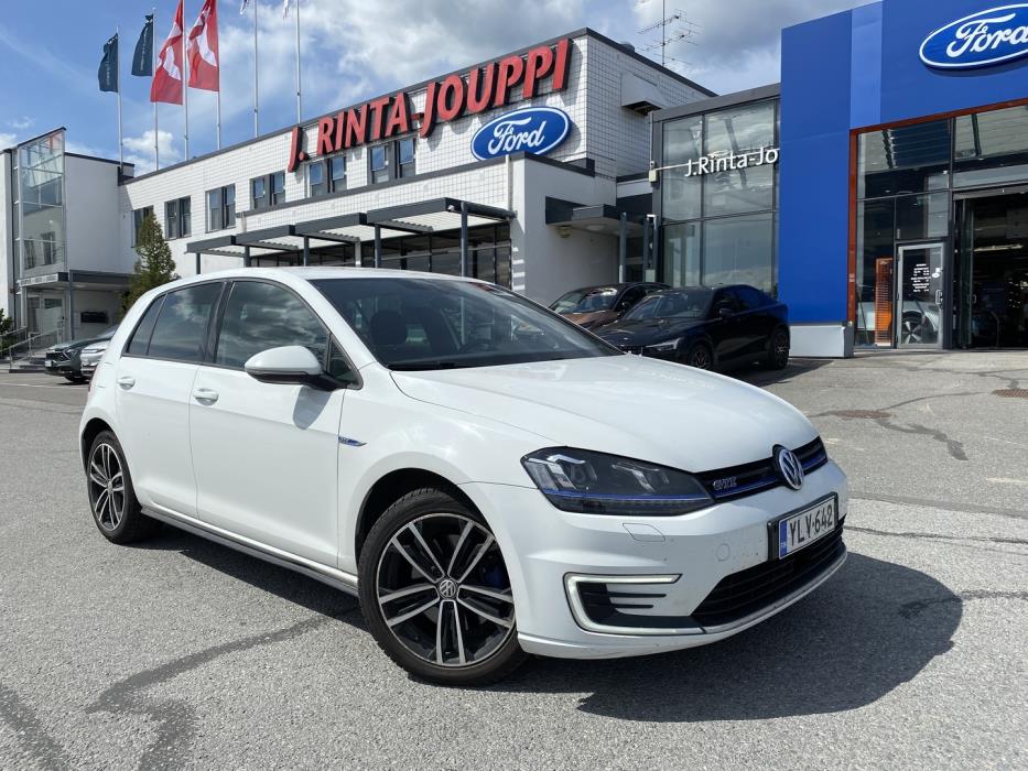 VOLKSWAGEN Golf 2016