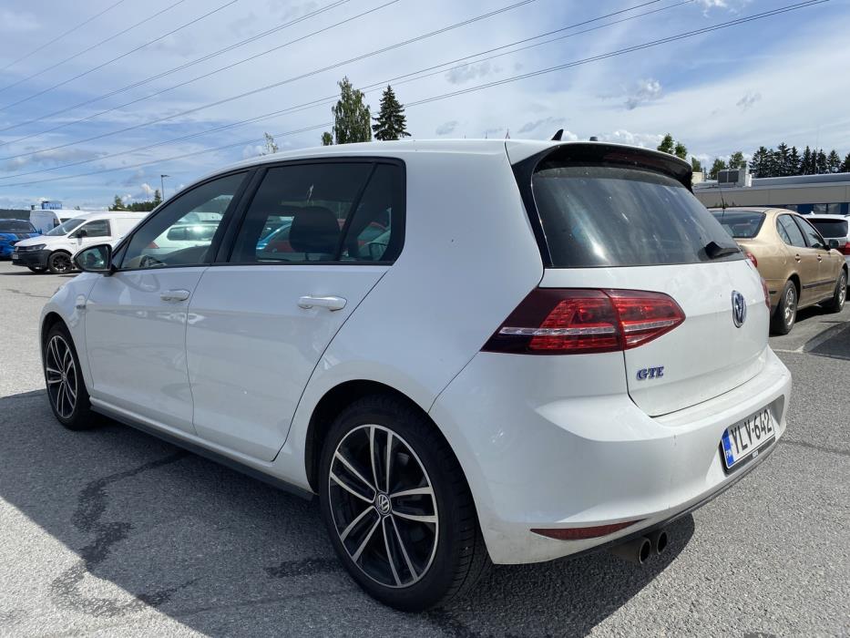 VOLKSWAGEN Golf 2016