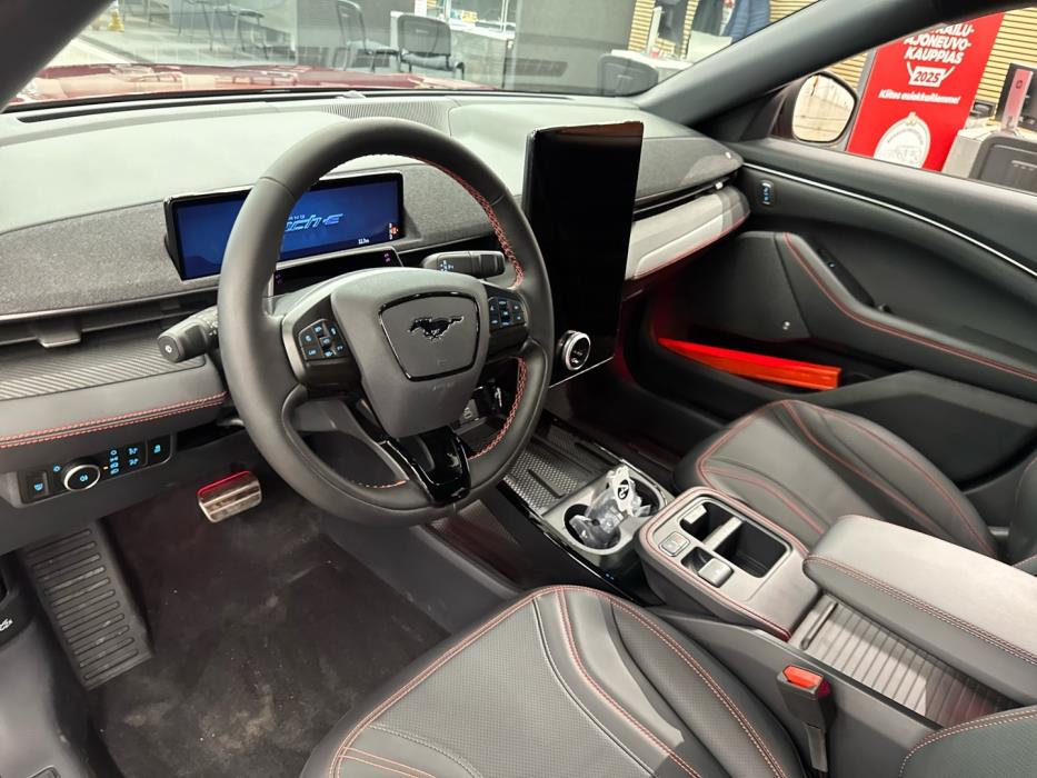 FORD Mustang Mach-E 2026