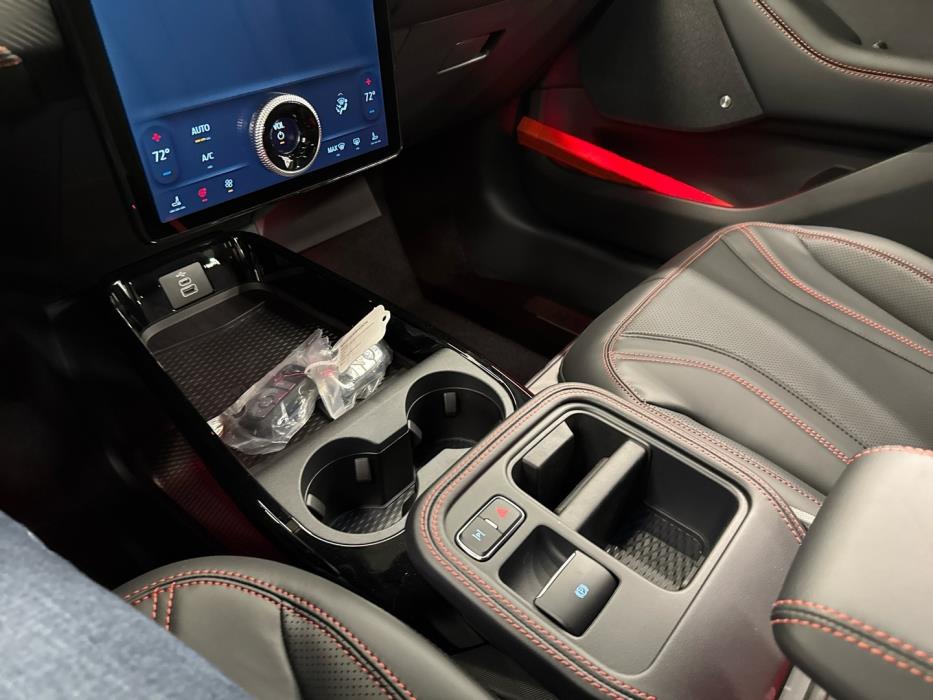 FORD Mustang Mach-E 2026