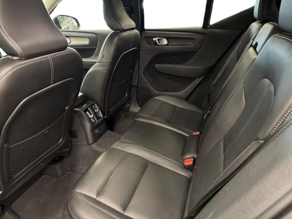 VOLVO XC40 2021